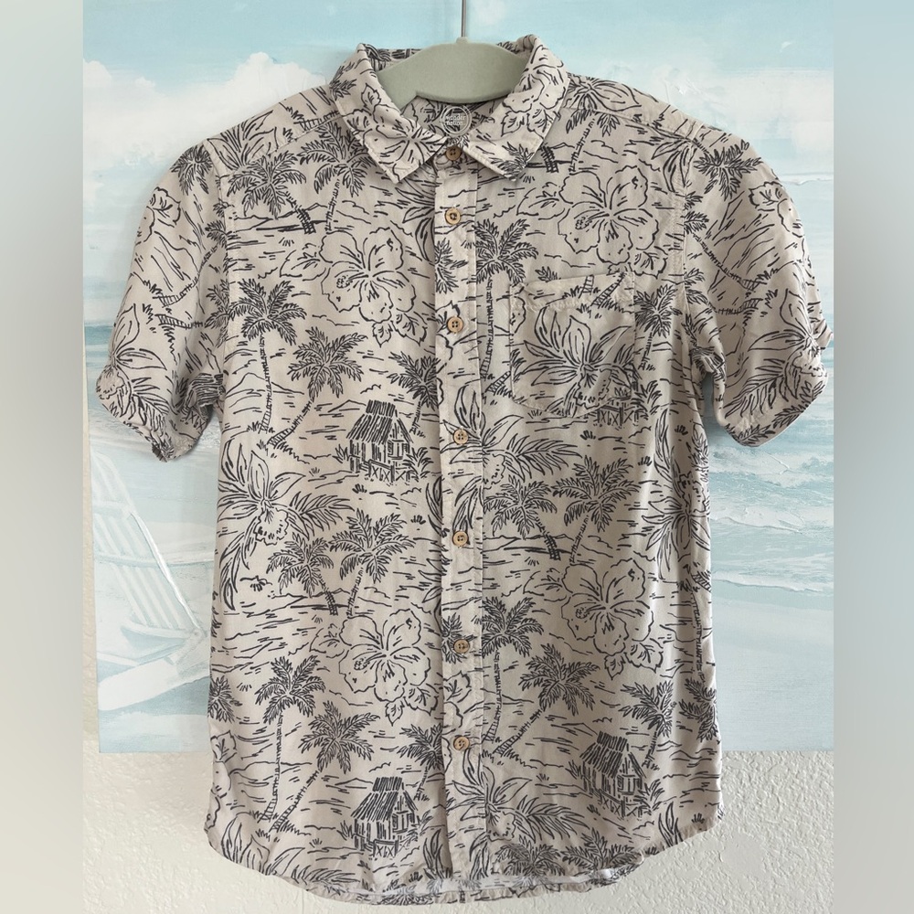 Boys' Hawaiian button-down shirt, short sleeves, white+black. Like new!